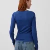 Modernes Rippstrick-T-Shirt