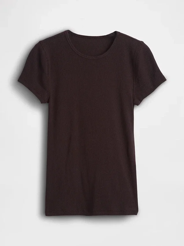 Modernes Rippstrick-T-Shirt