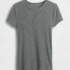 Modernes Rippstrick-T-Shirt