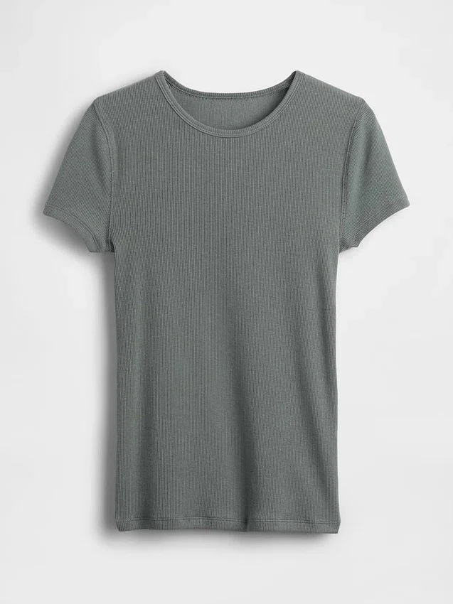 Modernes Rippstrick-T-Shirt
