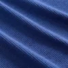 Modernes Rippstrick-T-Shirt