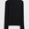 Modernes Rippstrick-T-Shirt