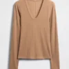 Modernes Rippstrick-T-Shirt