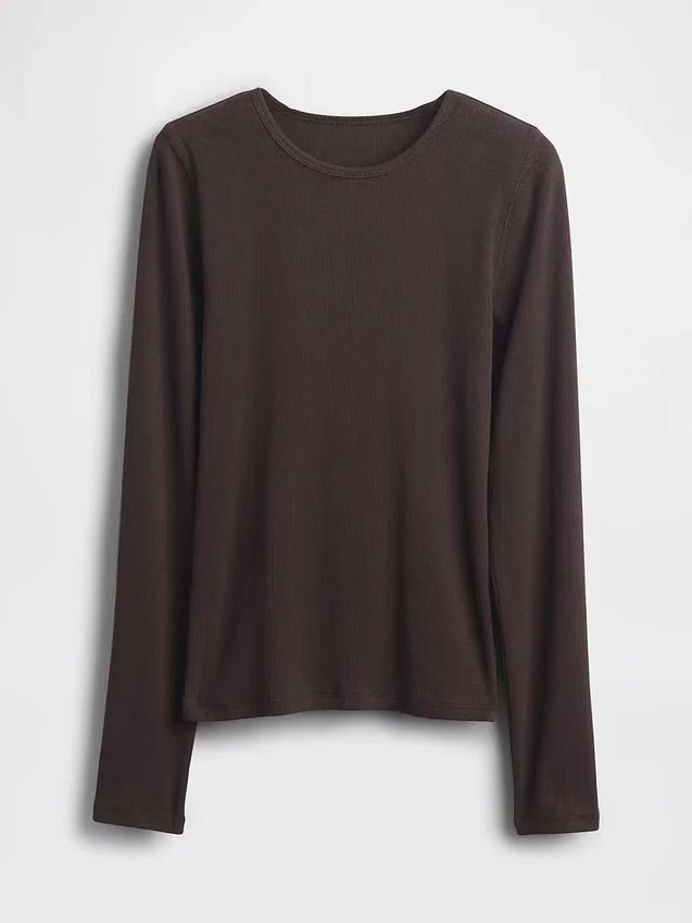 Modernes Rippstrick-T-Shirt