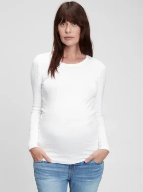 Modernes T-Shirt für Umstandsmode mit Rundhalsausschnitt