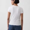 Modernes T-Shirt mit Rippbündchen und Knopfleiste
