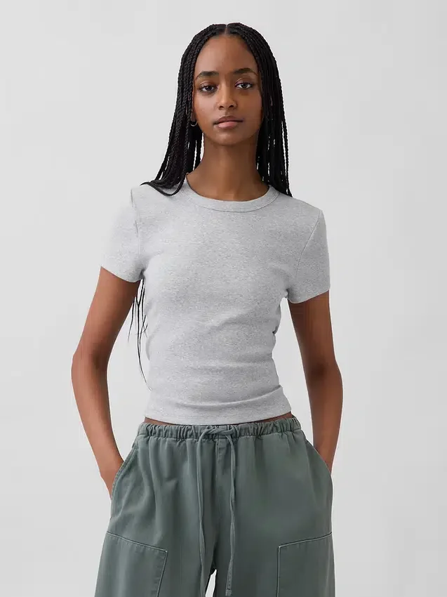Modernes T-Shirt mit Rundhalsausschnitt