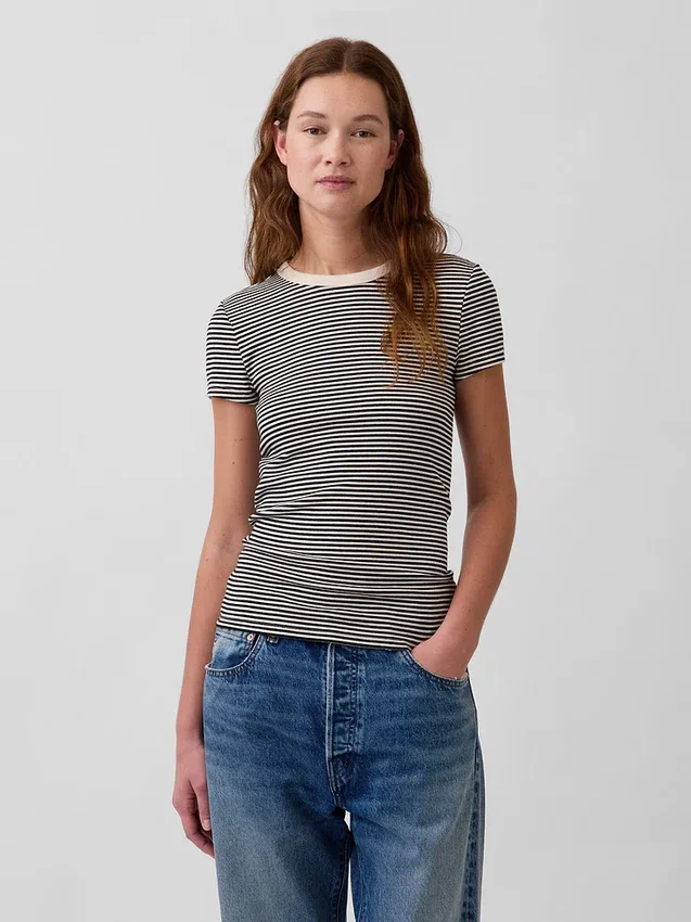 Modernes T-Shirt mit Rundhalsausschnitt