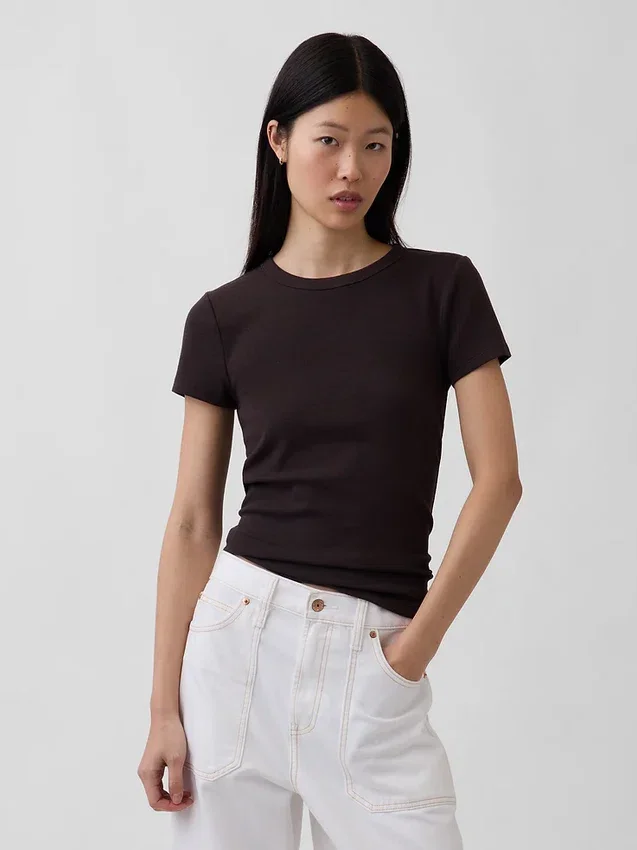 Modernes T-Shirt mit Rundhalsausschnitt
