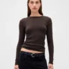 Modernes T-Shirt mit Rundhalsausschnitt
