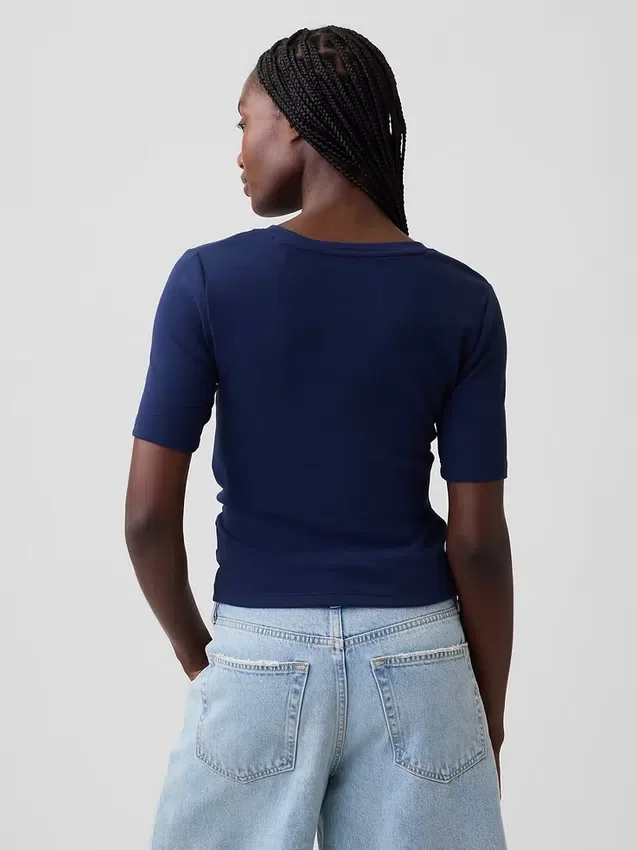 Modernes T-Shirt mit Rundhalsausschnitt
