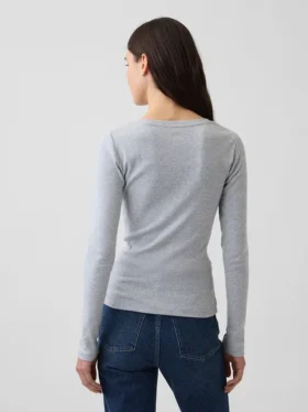 Modernes T-Shirt mit Rundhalsausschnitt