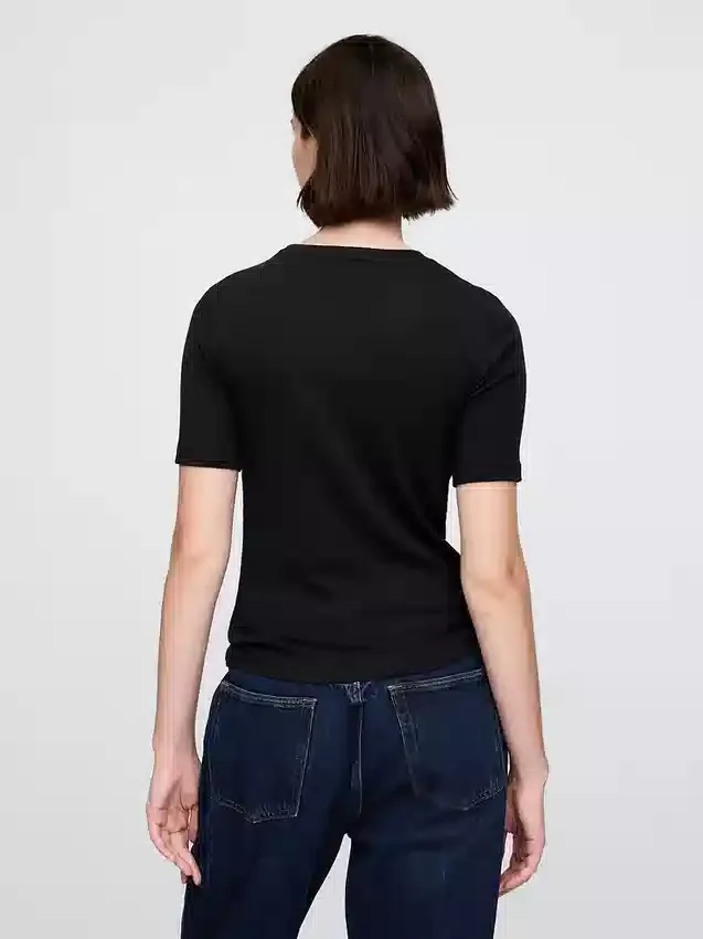Modernes T-Shirt mit Rundhalsausschnitt
