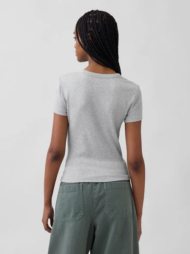 Modernes T-Shirt mit Rundhalsausschnitt