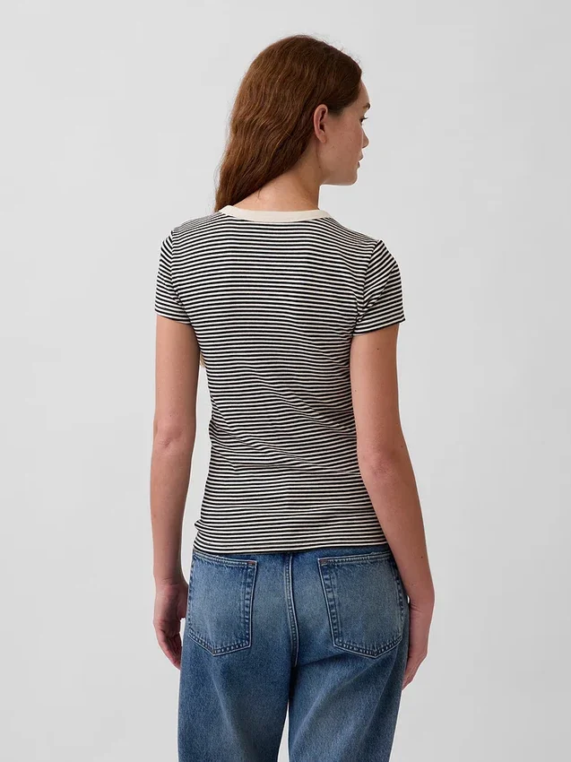 Modernes T-Shirt mit Rundhalsausschnitt