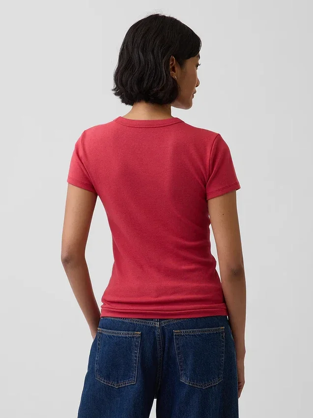 Modernes T-Shirt mit Rundhalsausschnitt