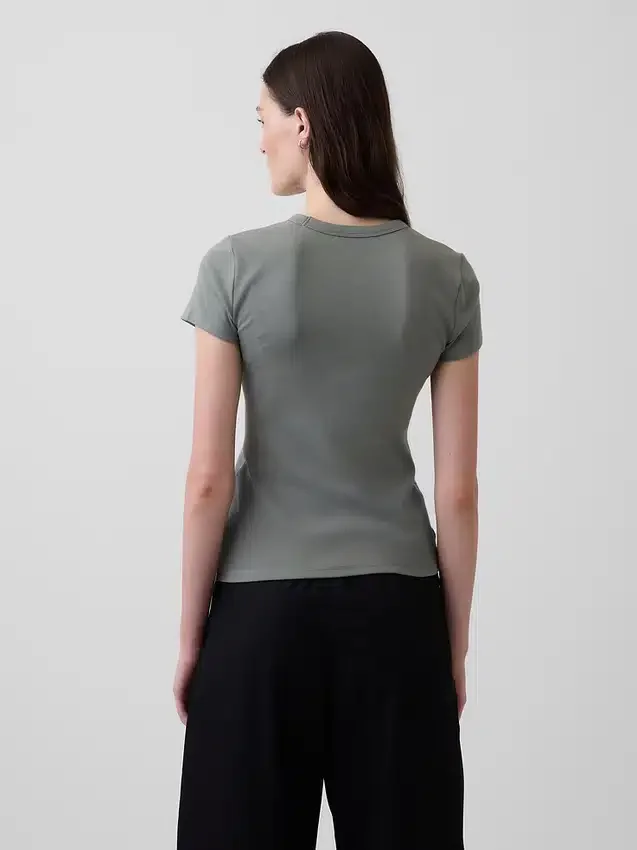 Modernes T-Shirt mit Rundhalsausschnitt