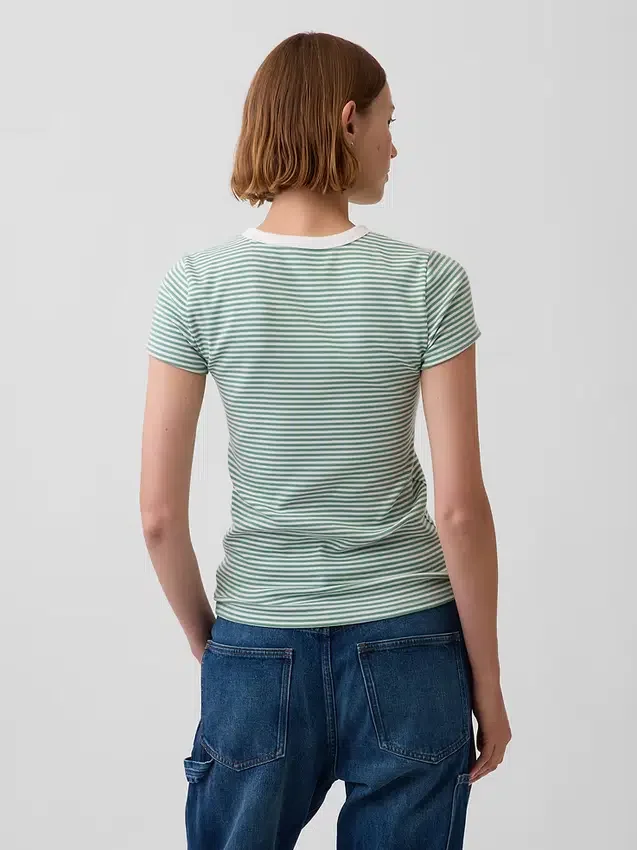 Modernes T-Shirt mit Rundhalsausschnitt