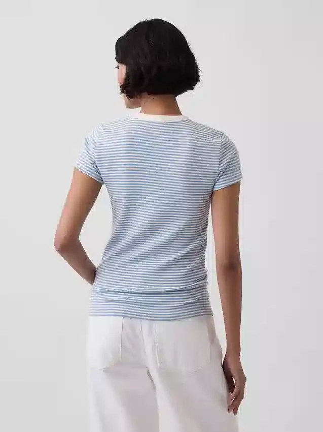 Modernes T-Shirt mit Rundhalsausschnitt