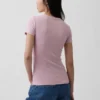 Modernes T-Shirt mit Rundhalsausschnitt