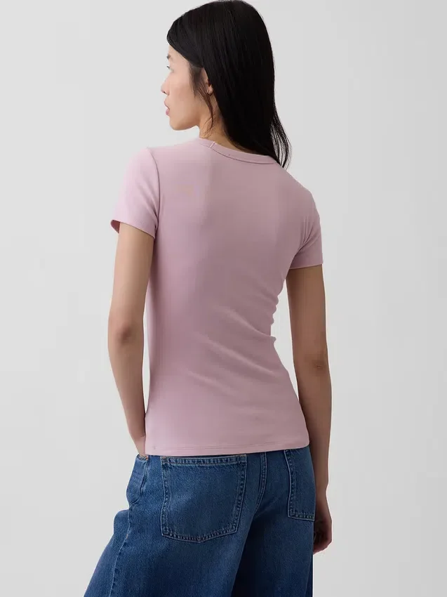 Modernes T-Shirt mit Rundhalsausschnitt