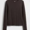 Modernes T-Shirt mit Rundhalsausschnitt