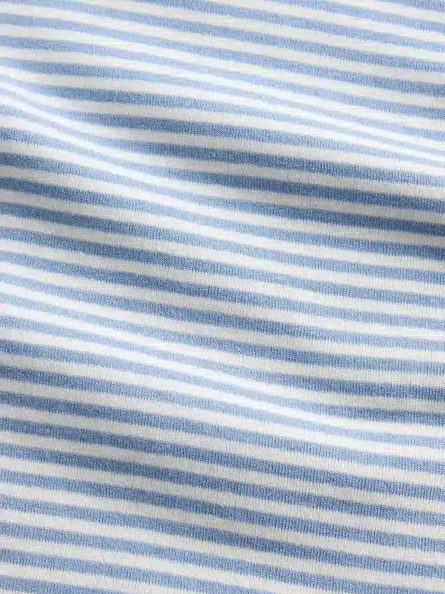 Modernes T-Shirt mit Rundhalsausschnitt