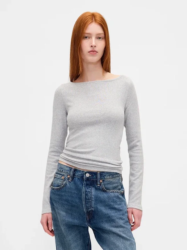 Modernes T-Shirt mit U-Boot-Ausschnitt