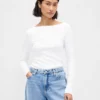 Modernes T-Shirt mit U-Boot-Ausschnitt