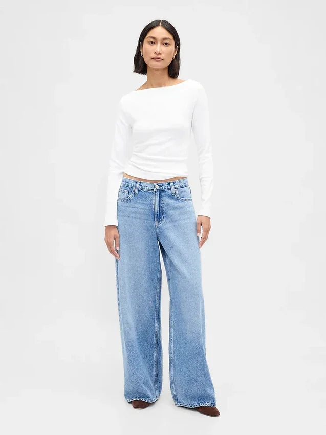 Modernes T-Shirt mit U-Boot-Ausschnitt