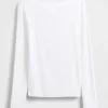 Modernes T-Shirt mit U-Boot-Ausschnitt