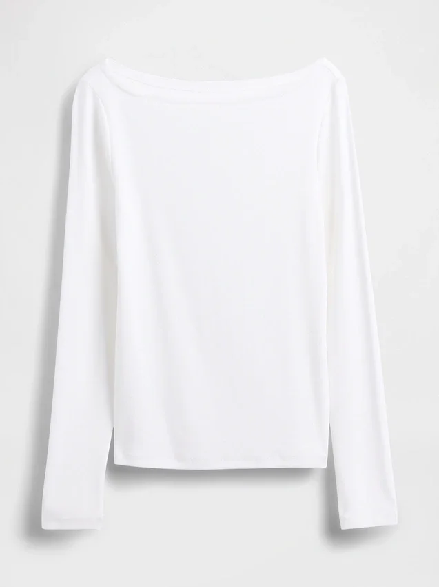 Modernes T-Shirt mit U-Boot-Ausschnitt