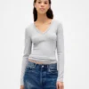 Modernes T-Shirt mit V-Ausschnitt