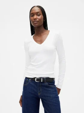 Modernes T-Shirt mit V-Ausschnitt