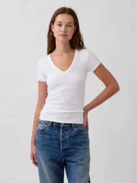 Modernes T-Shirt mit V-Ausschnitt