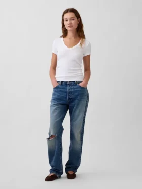 Modernes T-Shirt mit V-Ausschnitt