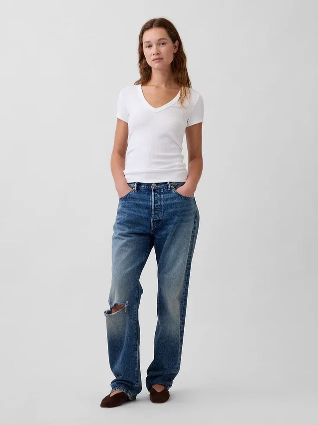 Modernes T-Shirt mit V-Ausschnitt