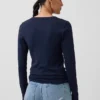 Modernes T-Shirt mit V-Ausschnitt
