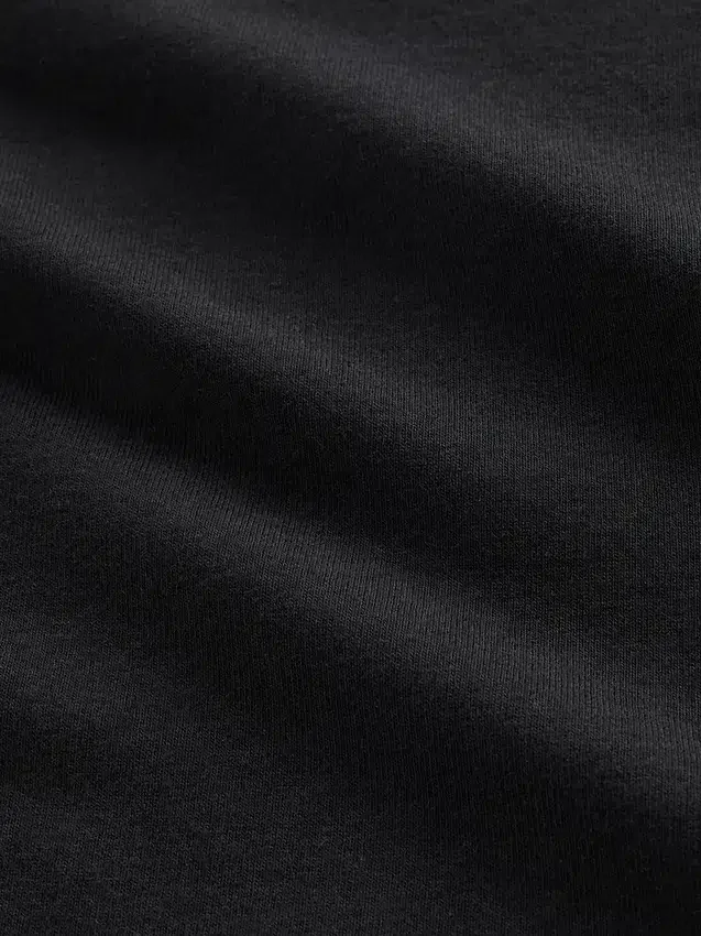 Modernes T-Shirt mit V-Ausschnitt