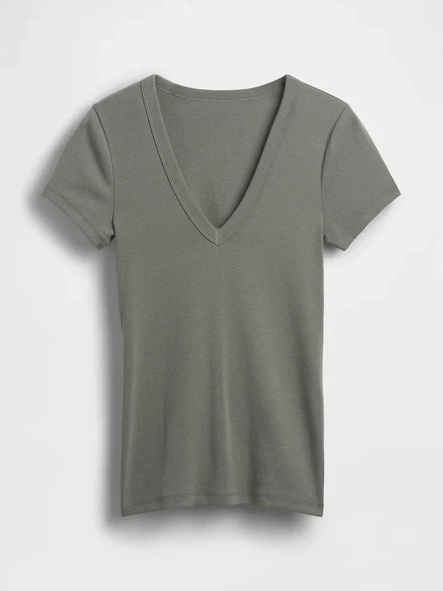 Modernes T-Shirt mit V-Ausschnitt