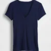 Modernes T-Shirt mit V-Ausschnitt