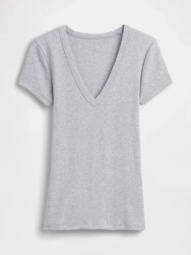 Modernes T-Shirt mit V-Ausschnitt