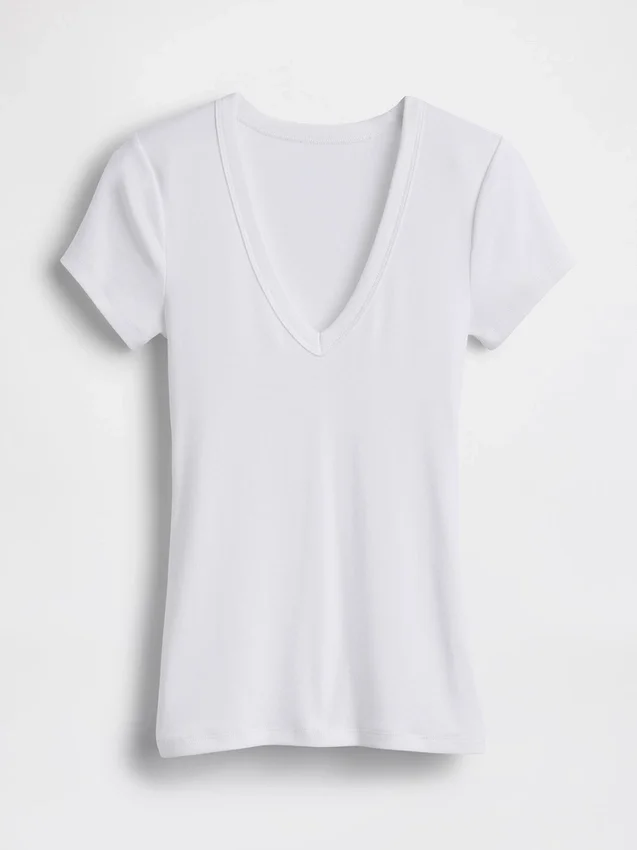 Modernes T-Shirt mit V-Ausschnitt