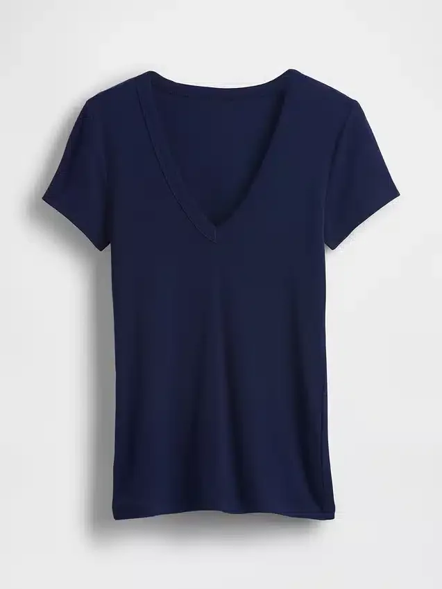 Modernes T-Shirt mit V-Ausschnitt