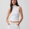 Modernes Tanktop mit Stehkragen