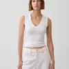Modernes Tanktop mit V-Ausschnitt