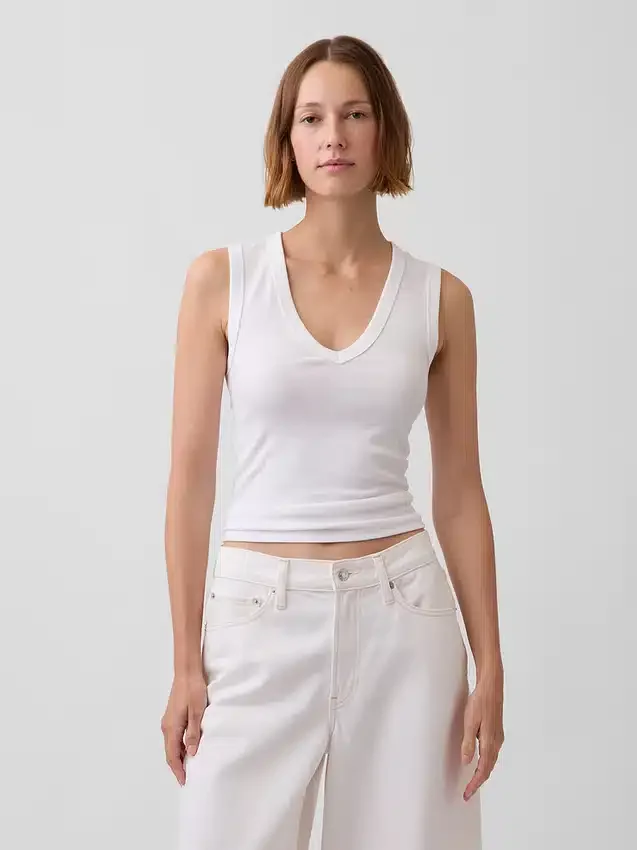 Modernes Tanktop mit V-Ausschnitt