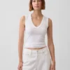 Modernes Tanktop mit V-Ausschnitt