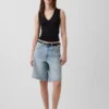 Modernes Tanktop mit V-Ausschnitt