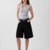 Modernes Tanktop mit V-Ausschnitt